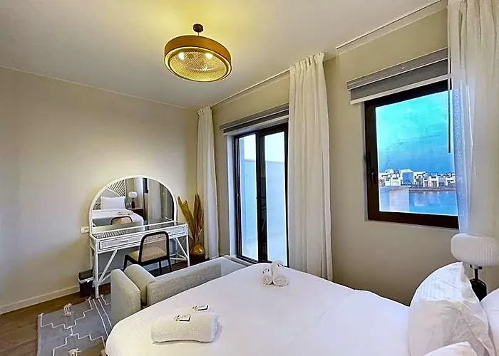 Haute & Hand-picked 4bdr Private Pool 3*