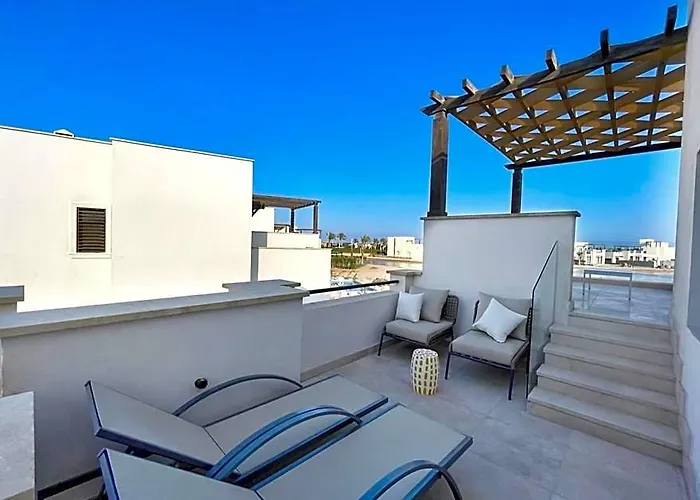 Haute & Hand-picked 4bdr Private Pool
